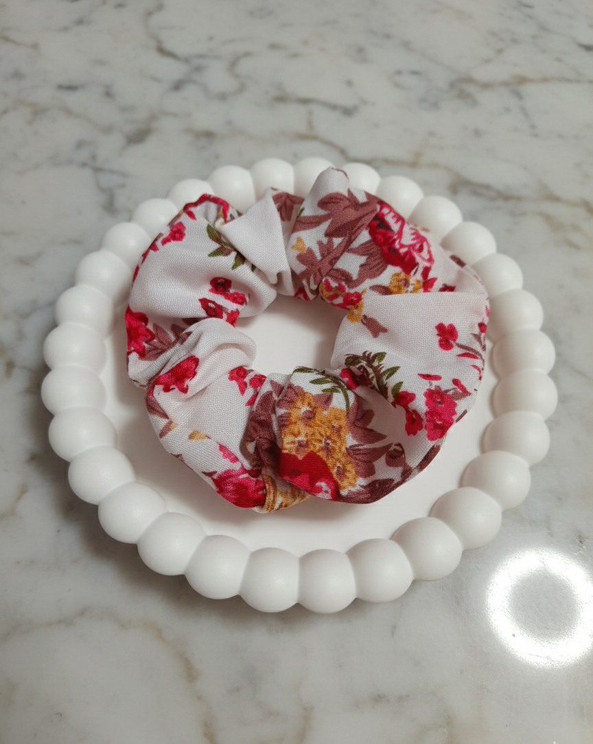 Bloom season scrunchie