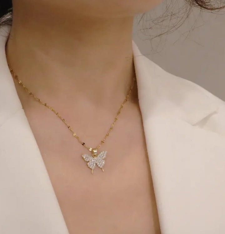 Tiny Butterfly Neckchain