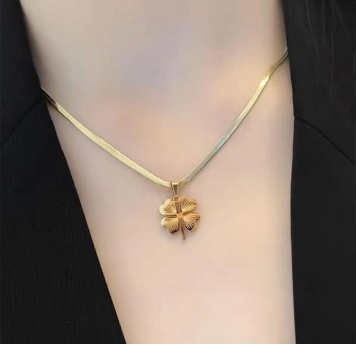 Golden clover pendant