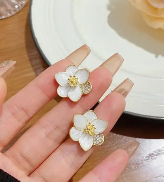 Mini Daisy Studs
